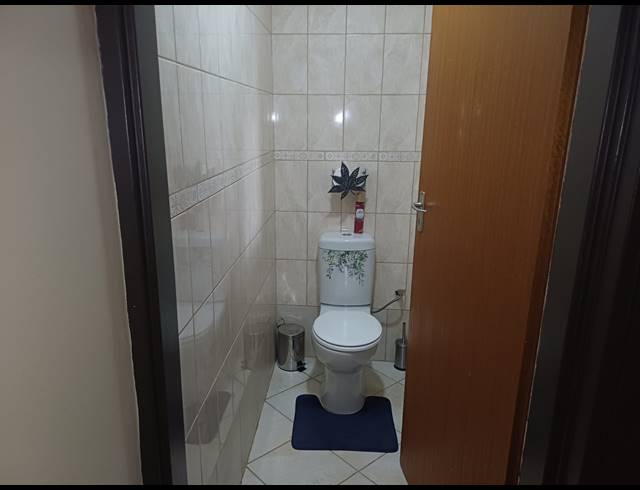 5 BEDROOM HOUSE FOR SALE IN SECUNDA CENTRAL